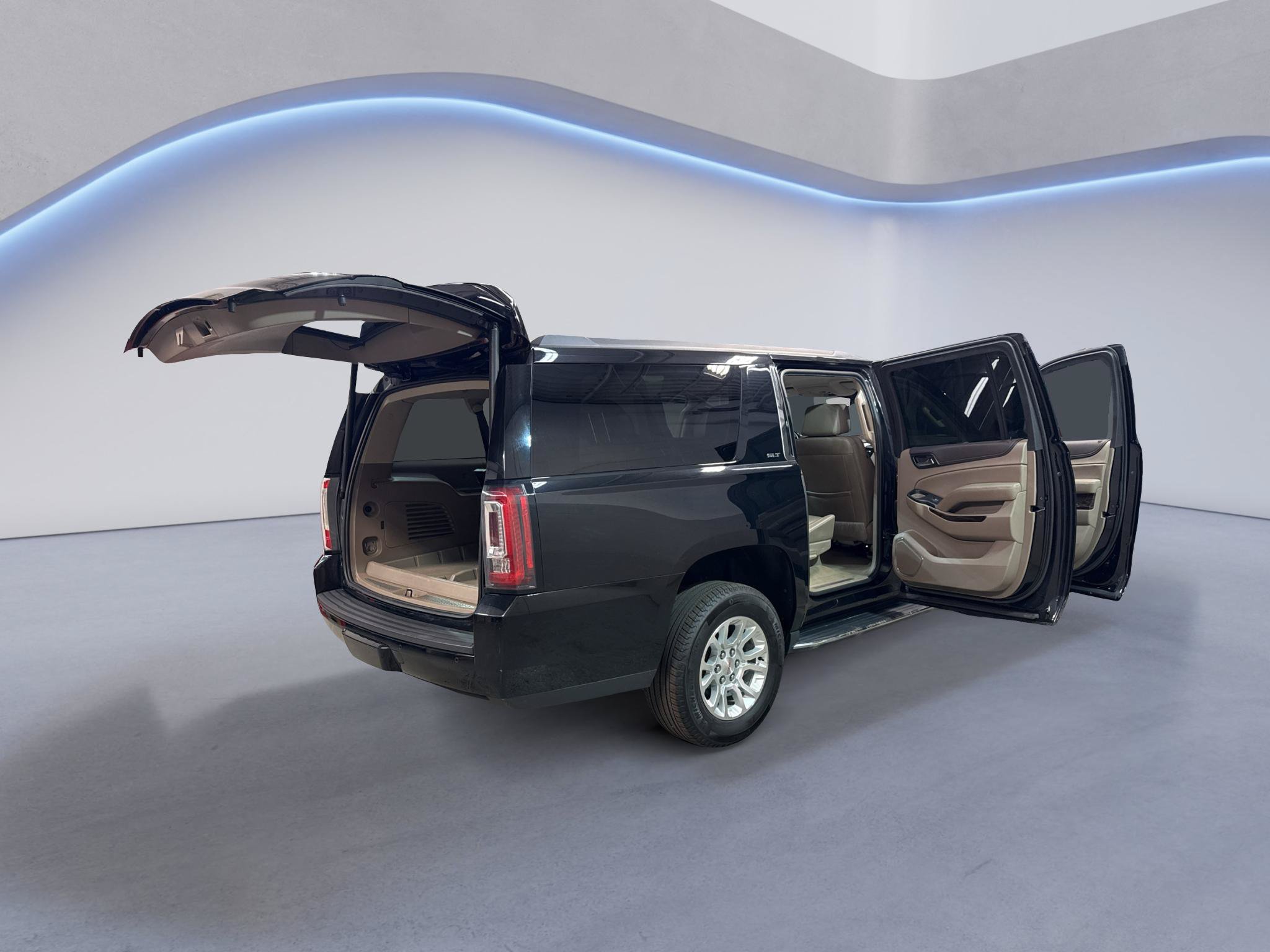 Used 2019 GMC Yukon XL SLT w/ Open Road Package AWD/4WD image 14
