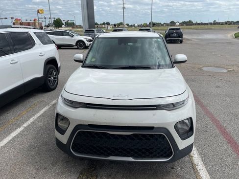 Used 2022 Kia Soul LX w/ Technology Package FWD image 2