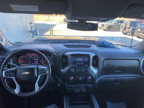 Used 2022 Chevrolet Silverado 2500 LT w/ Convenience Package image 18