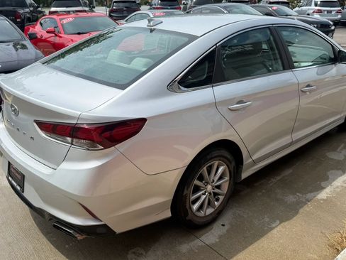 Used 2018 Hyundai Sonata SE FWD image 3