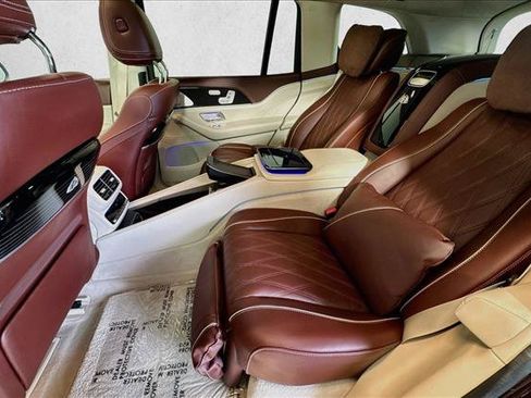 Used 2024 Mercedes-Benz Maybach GLS 600 4MATIC image 23