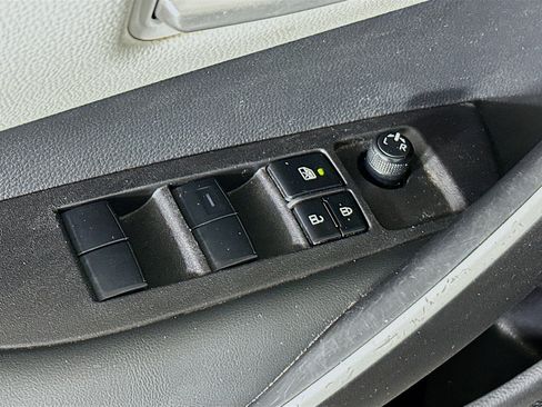 Used 2025 Toyota Corolla SE FWD image 14