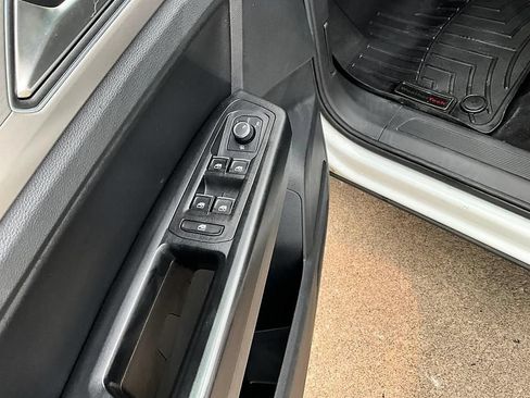 Used 2019 Volkswagen Atlas SE FWD image 14