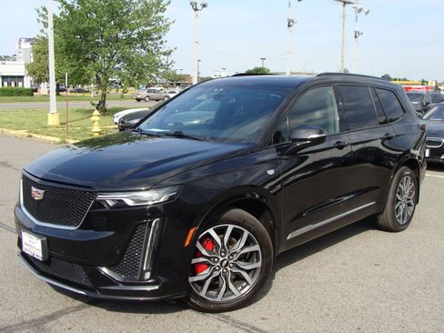Used 2021 Cadillac XT6 Sport AWD/4WD image 3
