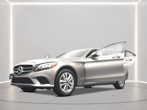 Used 2019 Mercedes-Benz C 300 4MATIC Sedan image 2