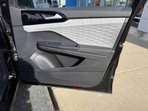 Used 2024 Volkswagen Taos S image 42