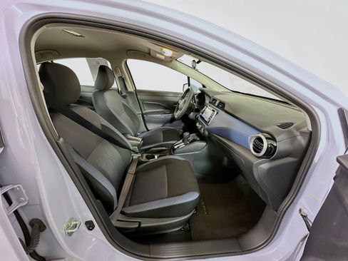 Used 2025 Nissan Versa SV image 30