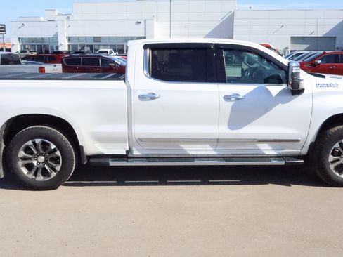 Used 2022 Chevrolet Silverado 1500 High Country w/ Technology Package image 8