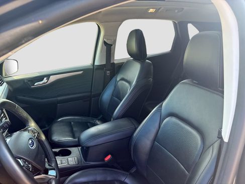 Used 2022 Ford Escape SEL w/ Technology Package FWD image 19
