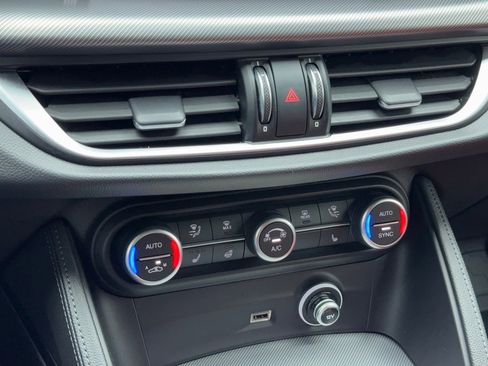 Used 2024 Alfa Romeo Stelvio Veloce image 28