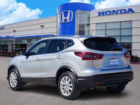 Used 2022 Nissan Rogue Sport SV image 4