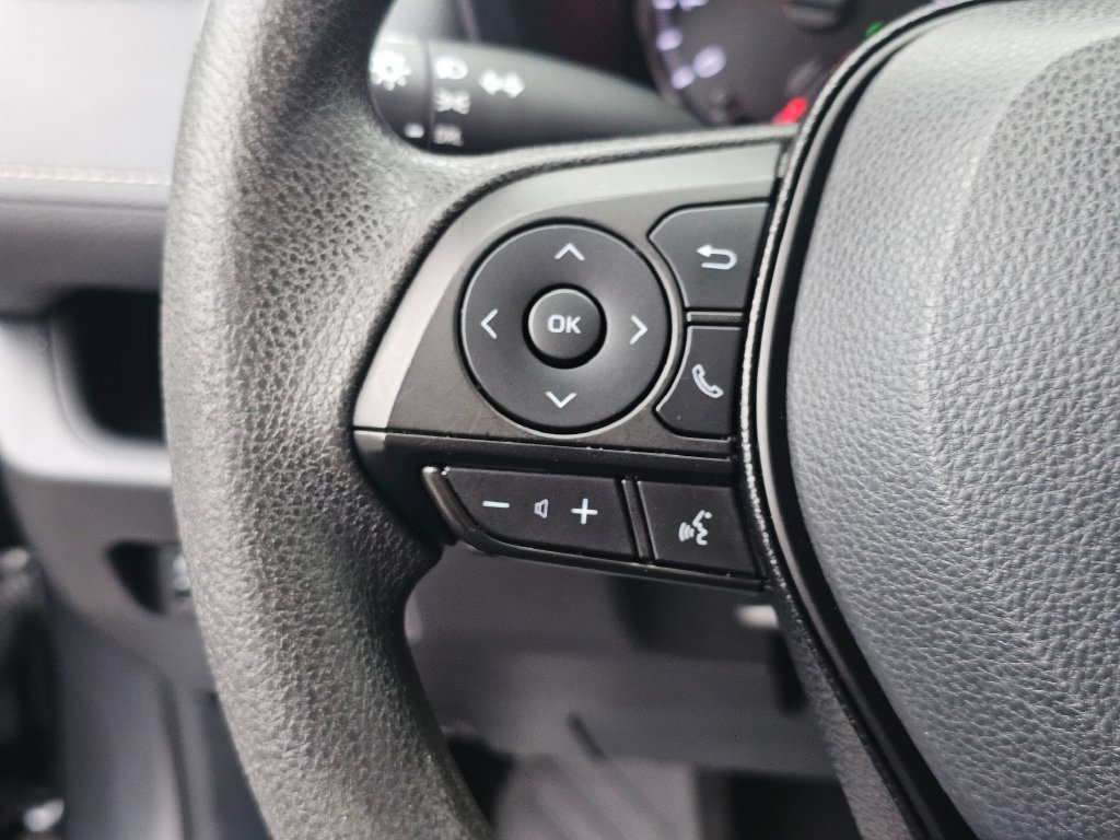 Certified 2021 Toyota RAV4 LE AWD/4WD image 29