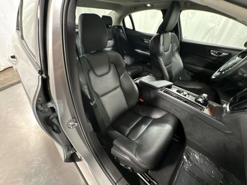 Used 2024 Volvo S60 B5 Plus image 33