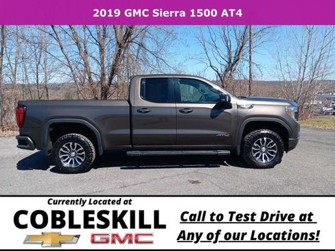 Used 2019 GMC Sierra 1500 AT4 w/ AT4 Premium Package AWD/4WD image 2