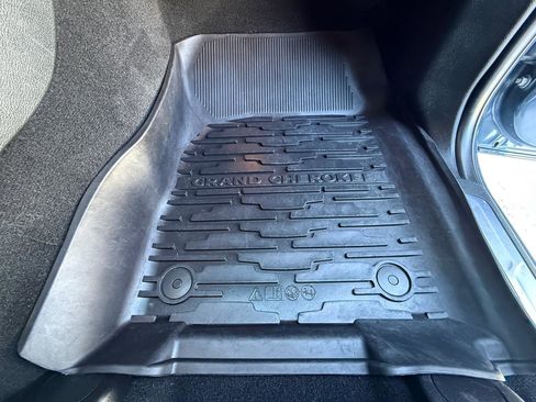 Used 2020 Jeep Grand Cherokee Limited w/ Premium Lighting Group image 35