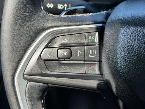 Used 2023 Jeep Grand Cherokee Altitude AWD/4WD image 13