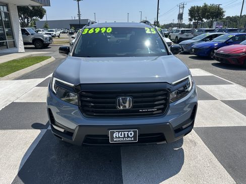 Used 2025 Honda Passport Black Edition image 2