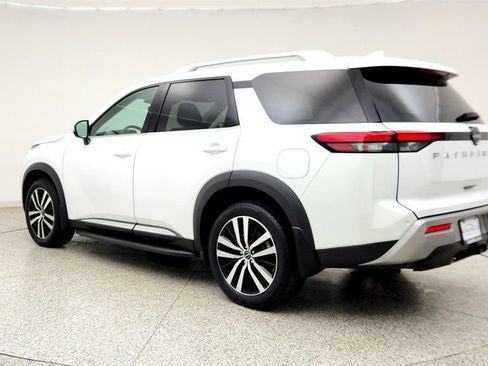 Used 2025 Nissan Pathfinder Platinum AWD/4WD image 7