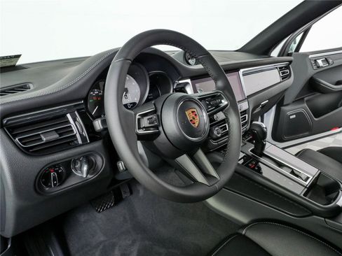 New 2026 Porsche Macan Electric AWD/4WD image 4