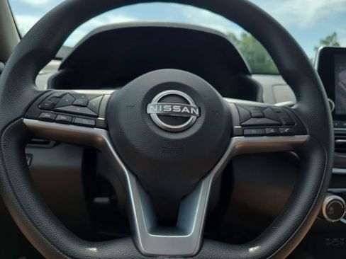 Certified 2025 Nissan Altima 2.5 SV FWD image 24