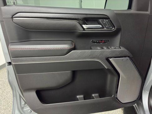 Used 2025 GMC Sierra 1500 AT4X image 26