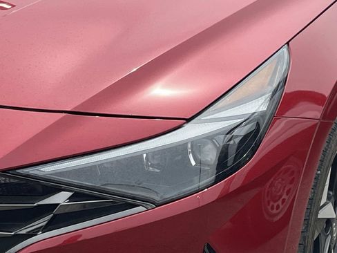 Used 2022 Hyundai Elantra Limited FWD image 4
