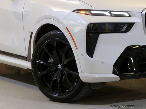 Certified 2023 BMW X7 xDrive40i w/ M Sport Package image 3