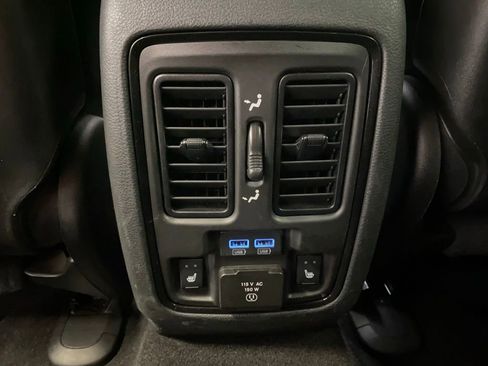 Used 2023 Dodge Durango GT image 18