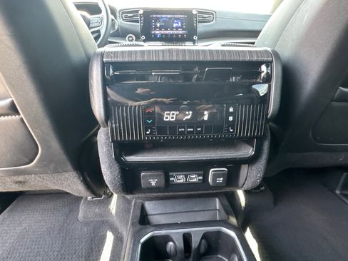 Used 2024 Jeep Wagoneer Series II image 25