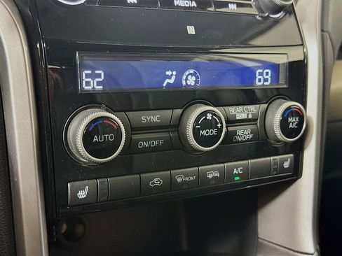 Used 2019 Subaru Ascent Limited AWD/4WD image 17
