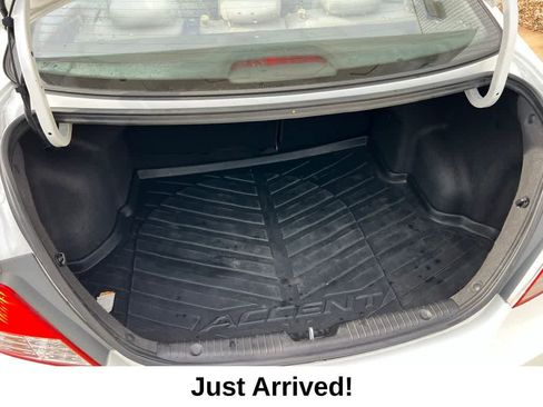 Used 2014 Hyundai Accent GLS image 21