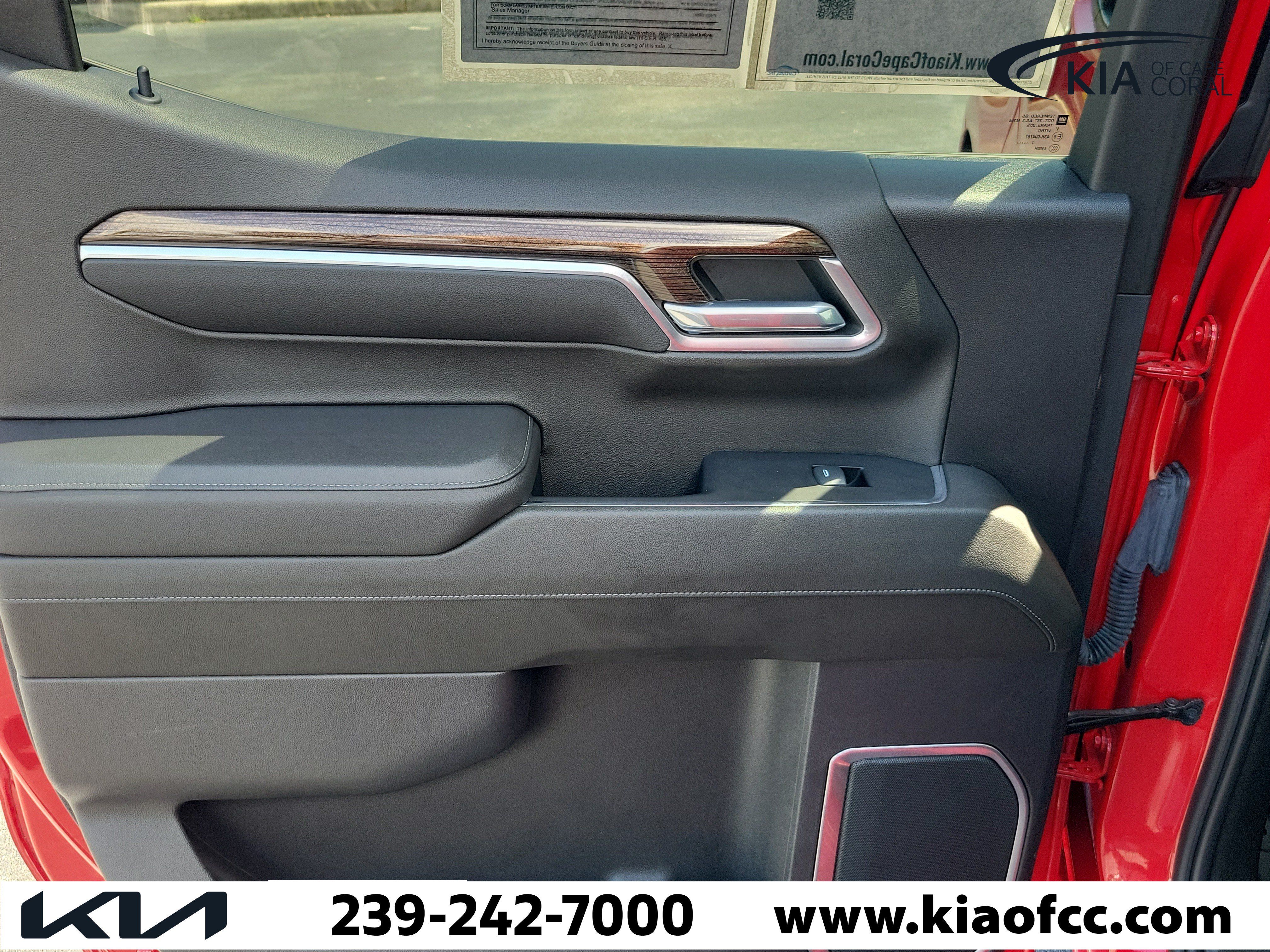 Used 2022 Chevrolet Silverado 1500 LT AWD/4WD image 13