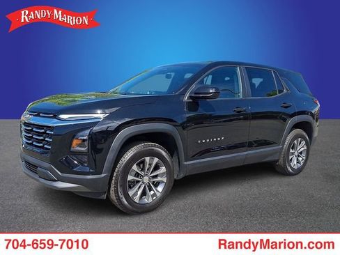 Used 2025 Chevrolet Equinox LT AWD/4WD image 1