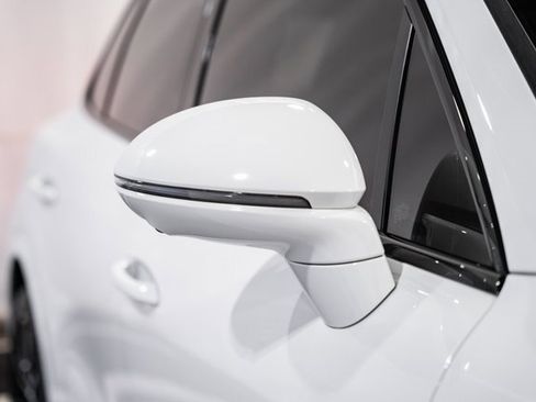 Used 2021 Porsche Cayenne Turbo image 12