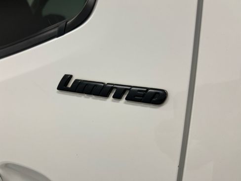 Used 2018 Toyota Tacoma Limited image 34