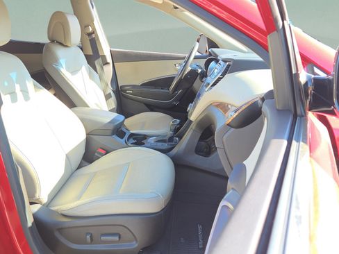 Used 2014 Hyundai Santa Fe GLS image 56