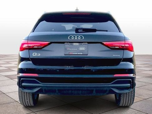 Certified 2025 Audi Q3 2.0T Premium w/ Convenience Package image 4