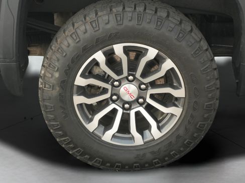 Used 2023 GMC Sierra 1500 AT4 w/ AT4 Premium Package AWD/4WD image 42
