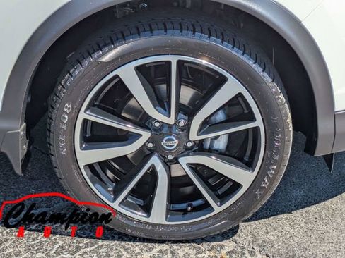 Used 2018 Nissan Rogue Sport SL FWD image 12