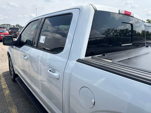 Used 2019 Ford F150 Lariat w/ Equipment Group 502A Luxury AWD/4WD image 19