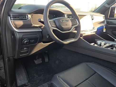 New 2026 Jeep Grand Wagoneer L Limited AWD/4WD image 27