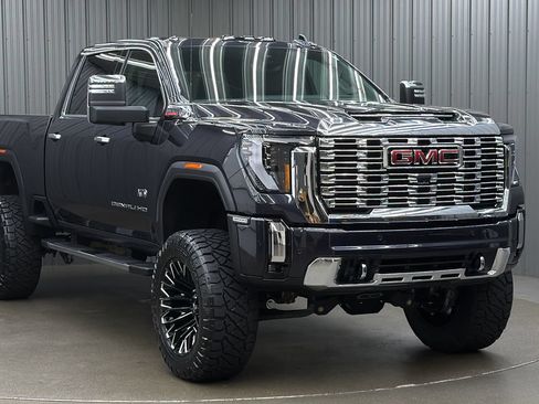 Used 2026 GMC Sierra 3500 Denali w/ Denali Reserve Package AWD/4WD image 7