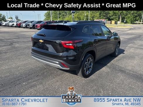 Used 2024 Chevrolet Trax LT FWD image 3