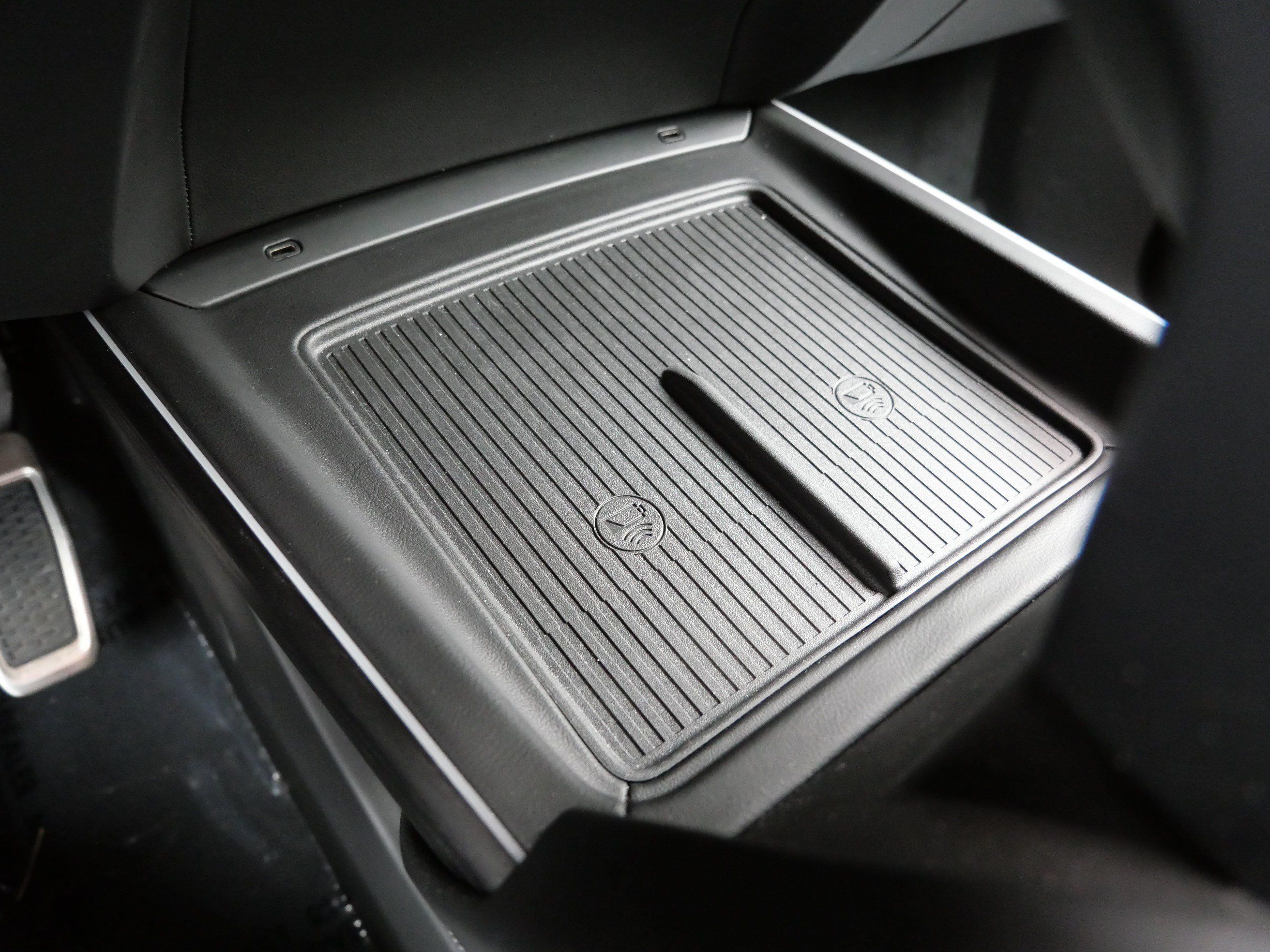 Certified 2026 Cadillac Vistiq Sport w/ LPO, Floor Liner Package AWD/4WD image 31