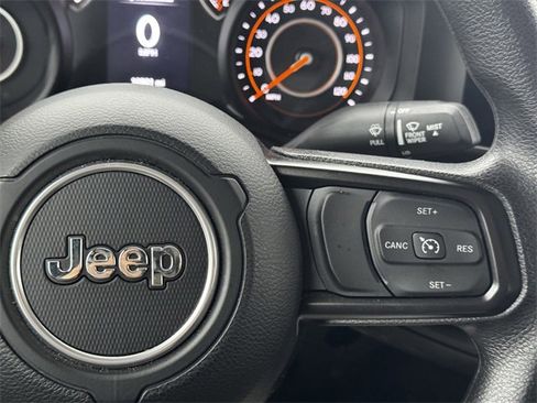 Used 2024 Jeep Gladiator Sport image 25