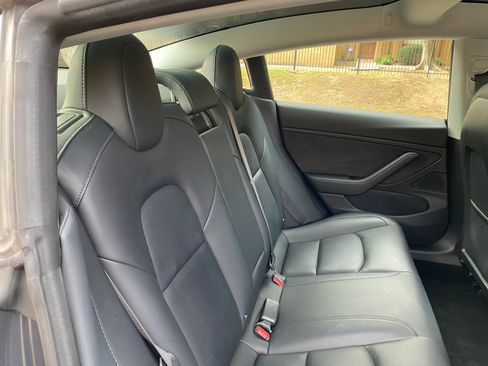 Used 2018 Tesla Model 3 Long Range image 37