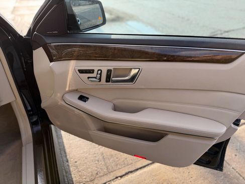 Used 2016 Mercedes-Benz E 350 4MATIC Sedan image 14