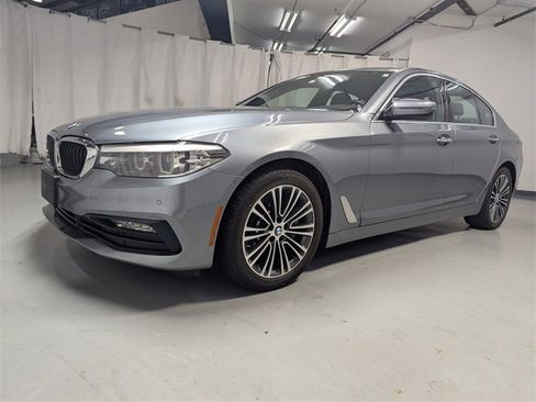 Used 2018 BMW 530i xDrive w/ Premium Package image 5