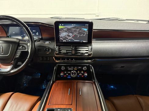 Used 2021 Lincoln Navigator Reserve w/ Luxury Package AWD/4WD image 20