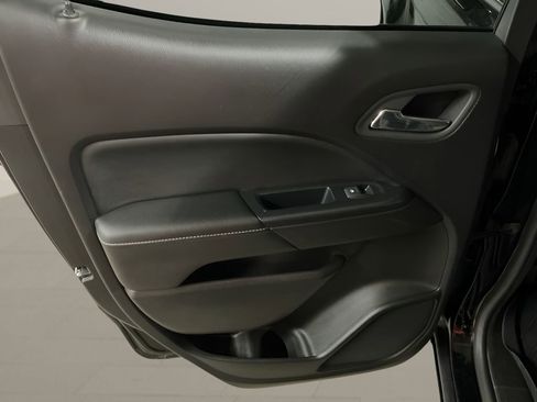 Used 2020 GMC Canyon SLE image 16